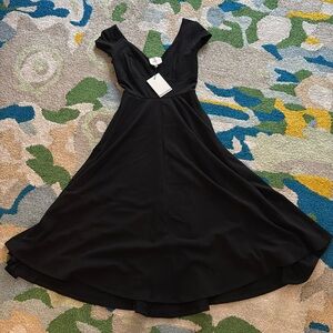 Brand new Reformation dress 
Size : XS (can be XS-S)
New with tags (never used)